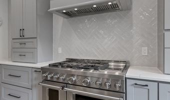 414 N MONROE St, Arlington, VA 22201