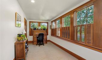201 Paradise Ave, Middletown, RI 02842