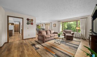 2908 N Oak Rd, Brandon, SD 57005