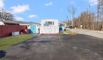 27 Woodward Rd, Lincoln, RI 02865
