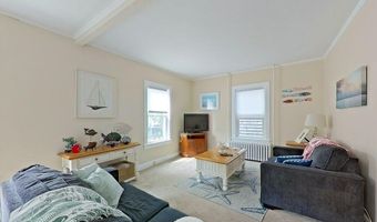 36 Dixon St, Newport, RI 02840