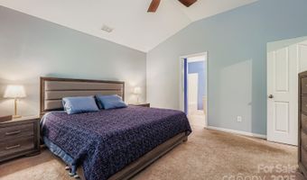 1305 Lauren Village Dr, Charlotte, NC 28213