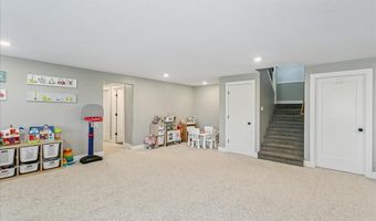 2407 N Lakeside Cir, Andover, KS 67002
