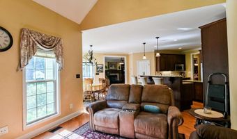 283 Creekside Dr, Arnoldsville, GA 30619