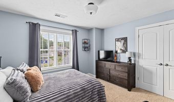 5 Bosuns Ln, Bourne, MA 02532