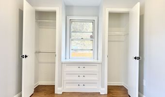 40 E Pasadena Pl, Bridgeport, CT 06610