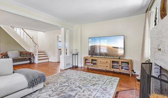 8893 LONGSWAMP Rd, Alburtis, PA 18011