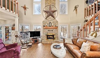 17251 Hollingsworth Rd, Basehor, KS 66007