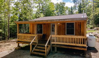 8 Magnolia Ln, Starks, ME 04911