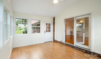 88 Gibson Rd, Asheville, NC 28804
