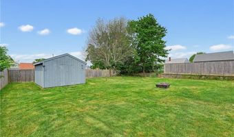 29 Rosedale Dr, Bristol, RI 02809