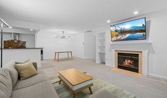 7713 LAFAYETTE FOREST Dr 22, Annandale, VA 22003