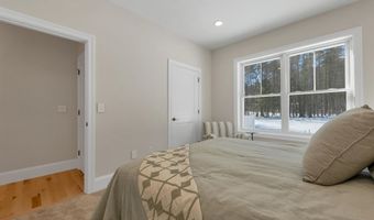 131 County Rd, Amherst, NH 03055