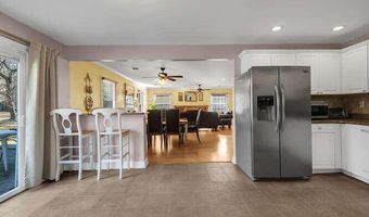 3 Waverly Pl, Aberdeen, NJ 07747