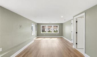 29 Calumet Ave, Johnston, RI 02919