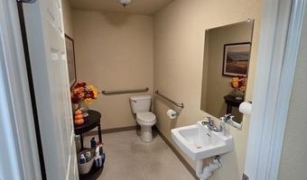 705 W Broadway, Andrews, TX 79714