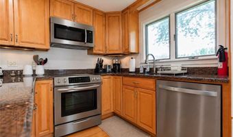 10 Cross Rd, Narragansett, RI 02882