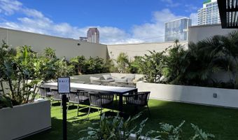 987 Queen St 2405, Honolulu, HI 96814