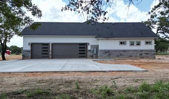 117 Pioneer Trl, Adkins, TX 78101