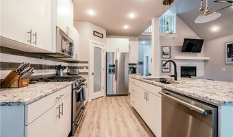 905 N Main St, Bentonville, AR 72712