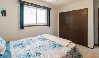 1942 Trail Ridge St, Arlington Heights, IL 60004