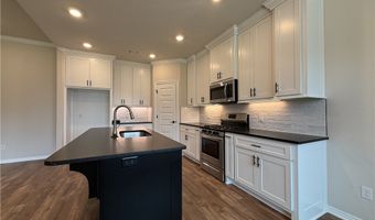 5809 SW Macasin Ave, Bentonville, AR 72713