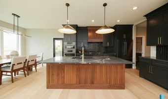 1005 S Haley Ave, Brandon, SD 57005