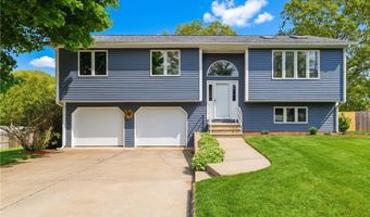 12 Pat Dr, Lincoln, RI 02865