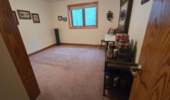 1405 26th St SW, Austin, MN 55912