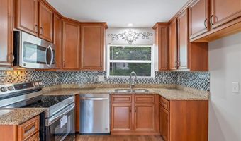 330 Whitehall Dr, Ballwin, MO 63021