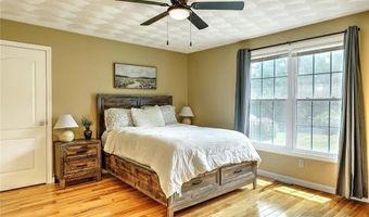 5 Craigie Ave, Johnston, RI 02919