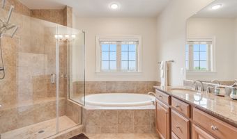 26065 HUNTWICK GLEN Sq, Aldie, VA 20105