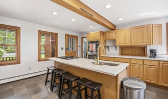 5 Pinecrest Cir, Bedford, NH 03110