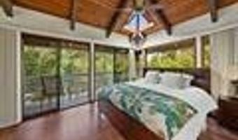 1444 W Kuiaha, Haiku, HI 96708