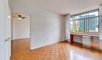 7111 WOODMONT Ave 608, Bethesda, MD 20815