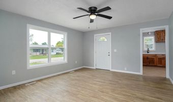 12 E Hawthorne St, Aurora, MO 65605