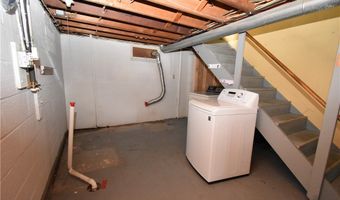 209 Sipple Ave, Amherst, OH 44001