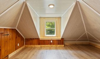 51 Sanford Rd, Alfred, ME 04002