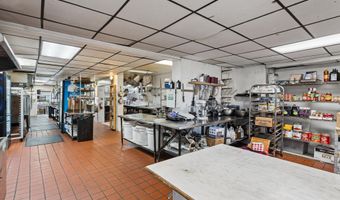 157 Main St, Belgrade, ME 04918