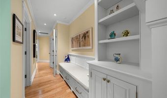 25733 River Dr, Franklin, MI 48025