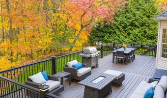 6289 Scarborough Dr SE, Ada, MI 49301