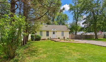 608 E Holly Blvd, Bayville, NJ 08721