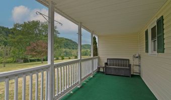 93 Lyall Hill Dr, Alderson, WV 24910