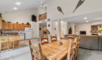 8 Panaway Dr, Campton, NH 03223