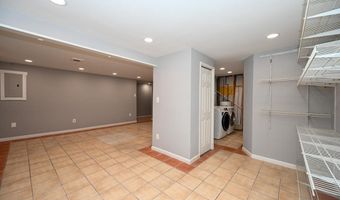 3107 BERRY Rd NE 11, Washington, DC 20018