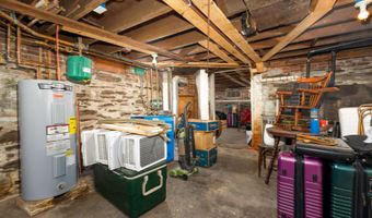 38 Elm St, Charlestown, NH 03603