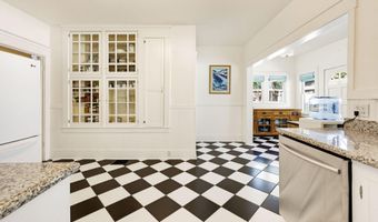 307 N Main St, Ashland, OR 97520