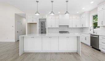 162 Clearcreek Dr, Boiling Springs, SC 29316