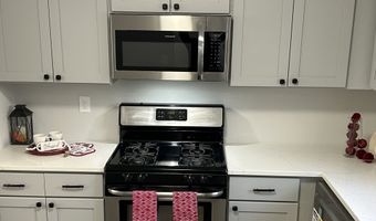 111 Sutton Pl 111, Bloomfield, CT 06002