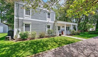 46 Channing Rd, Narragansett, RI 02882